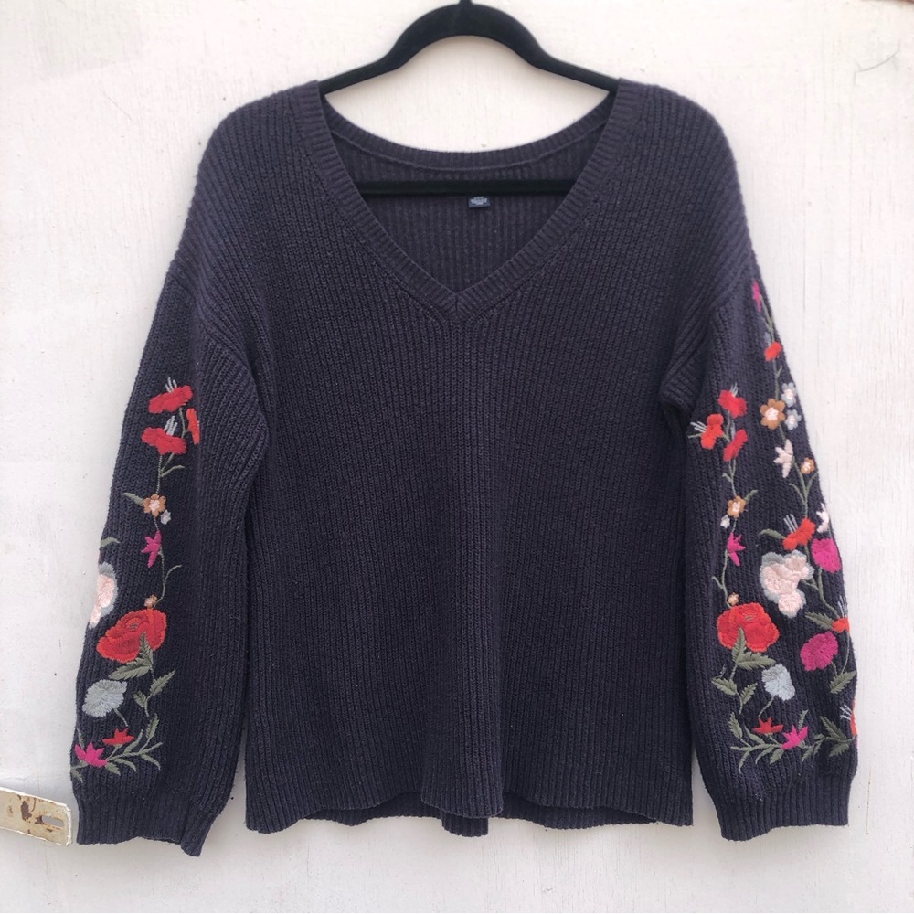 American Eagle embroidered floral purple sweater